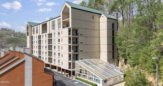 413 Baskins Creek Road, Gatlinburg, TN 37738