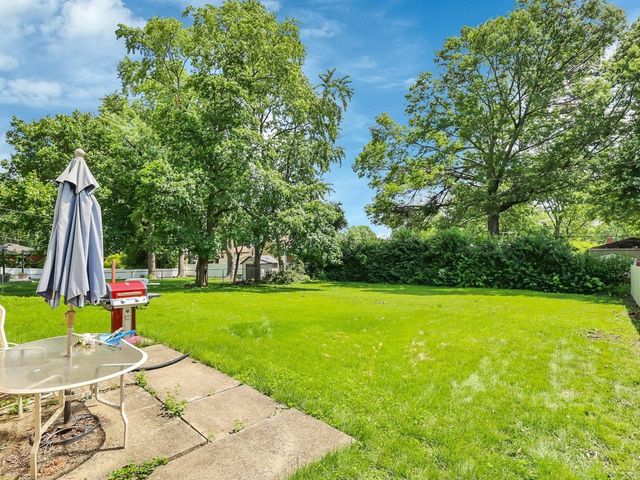 443 Glendale Road, Roselle, IL 60172