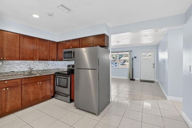 4998 SW 92nd Ter, Cooper City, FL 33328