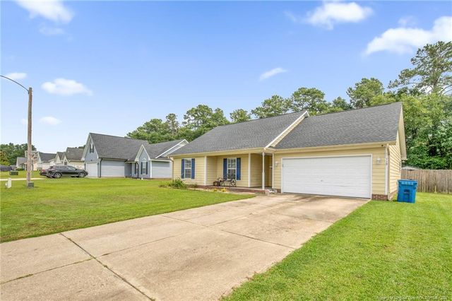 112 Hosta Drive, Raeford, NC 28376