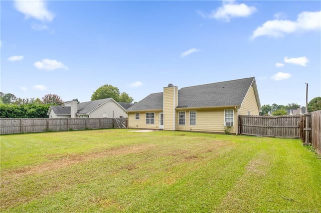 112 Hosta Drive, Raeford, NC 28376