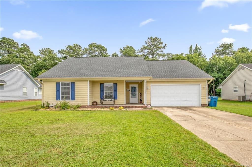 112 Hosta Drive, Raeford, NC 28376