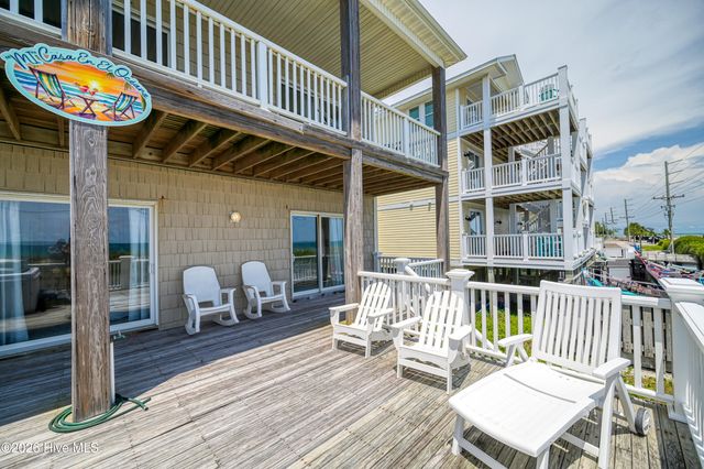 98 Oleander Court, Surf City, NC 28445