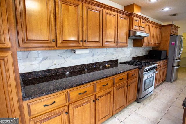 99 Jennifer Lane, Baxley, GA 31513