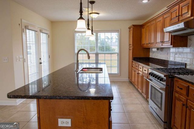 99 Jennifer Lane, Baxley, GA 31513