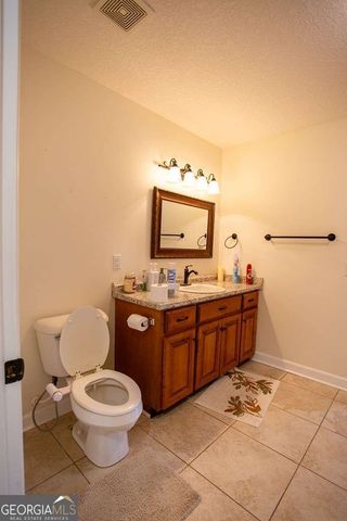 99 Jennifer Lane, Baxley, GA 31513