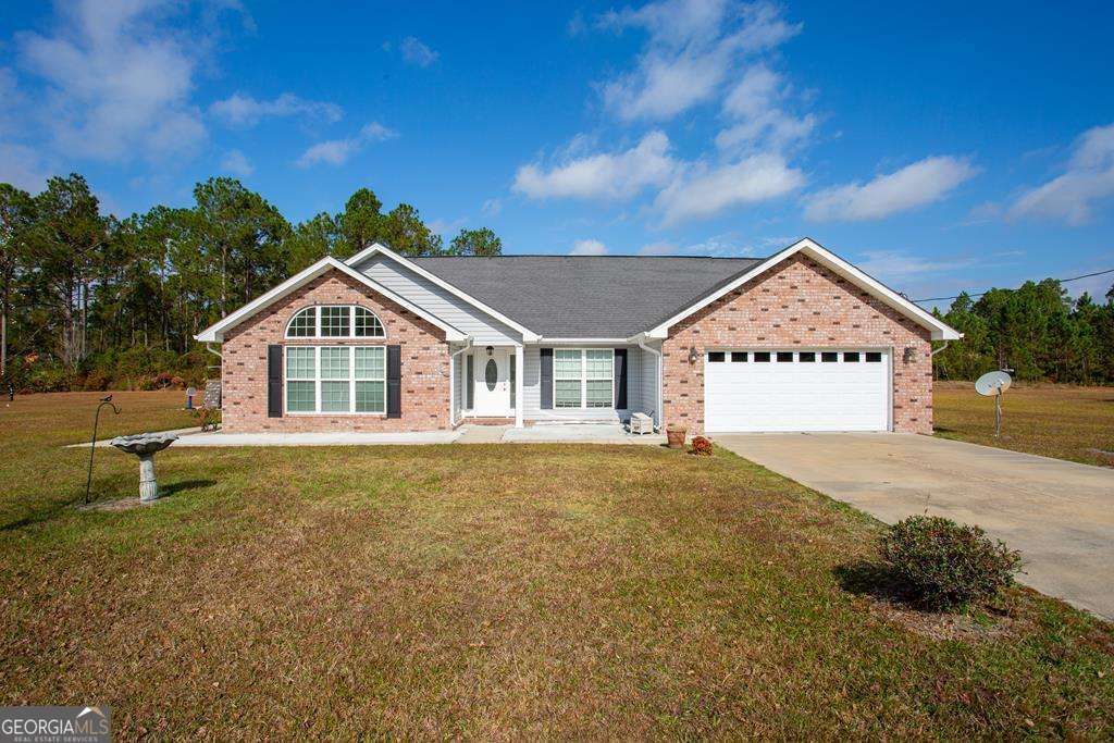 99 Jennifer Lane, Baxley, GA 31513