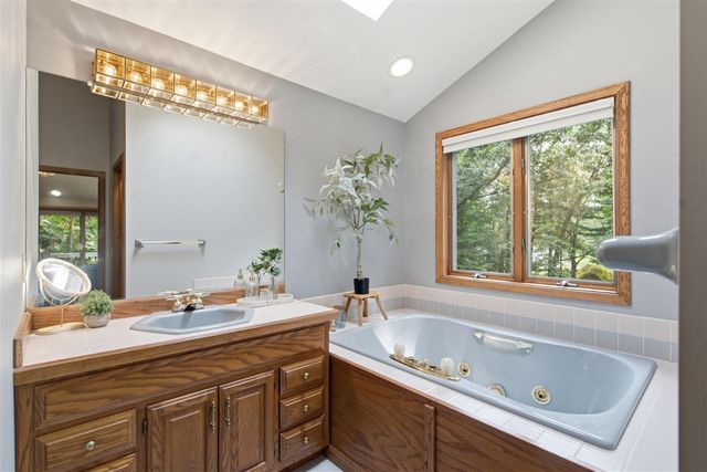 9890 W Q Avenue, Mattawan, MI 49071