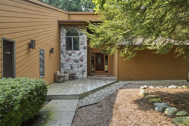 9890 W Q Avenue, Mattawan, MI 49071