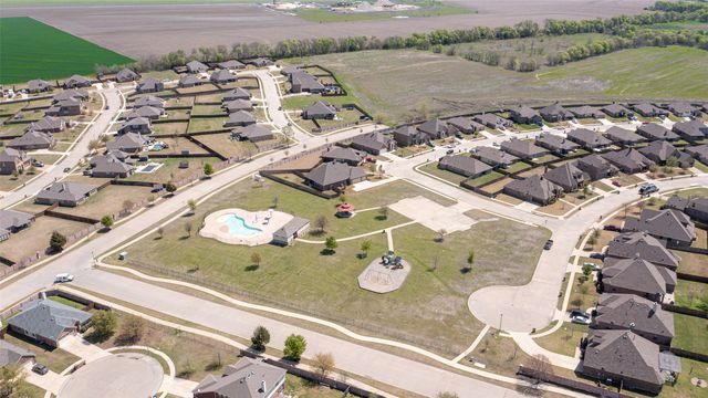 109 Thoroughbred Street, Waxahachie, TX 75165