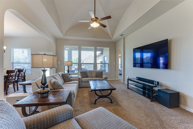109 Thoroughbred Street, Waxahachie, TX 75165