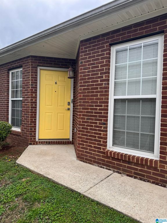 4820 LONGMEADOW LANE, Bessemer, AL 35022