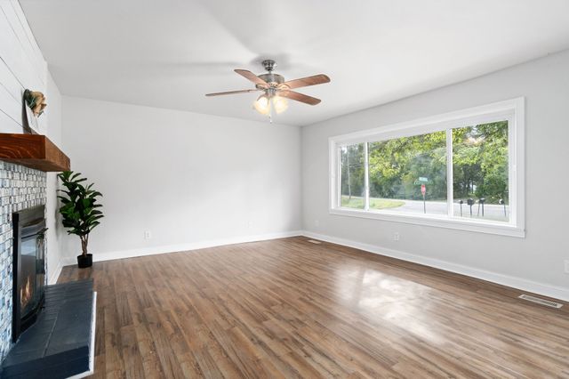 1499 N Liberty Church Rd, Clarksville, TN 37042