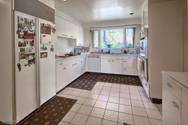 235 Mountainside Rd, Mendham Twp., NJ 07945