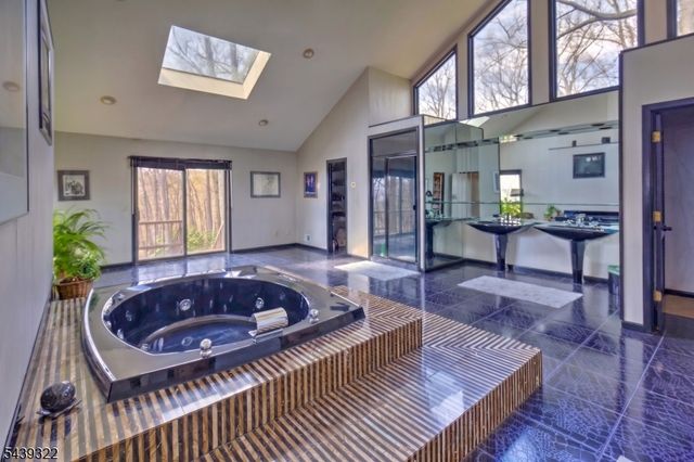 235 Mountainside Rd, Mendham Twp., NJ 07945