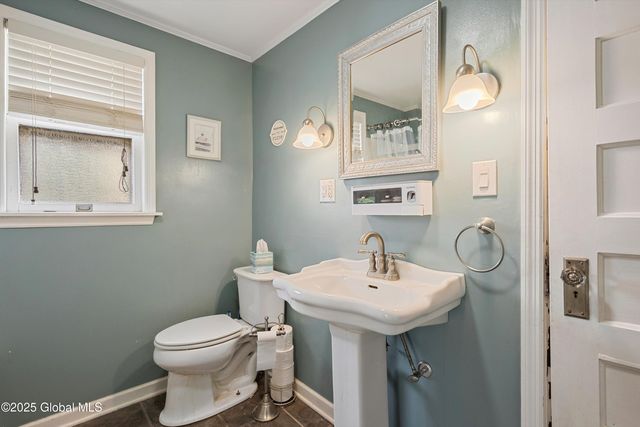 1318 Glenwood Boulevard, Schenectady, NY 12308