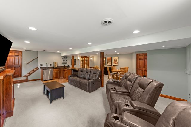 43W753 Oakleaf Drive, Elburn, IL 60119