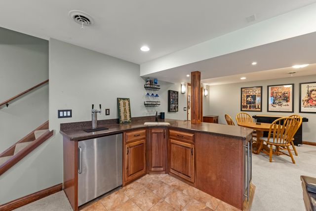 43W753 Oakleaf Drive, Elburn, IL 60119