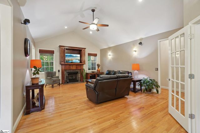 100 Paris Glen Way, Greenville, SC 29609