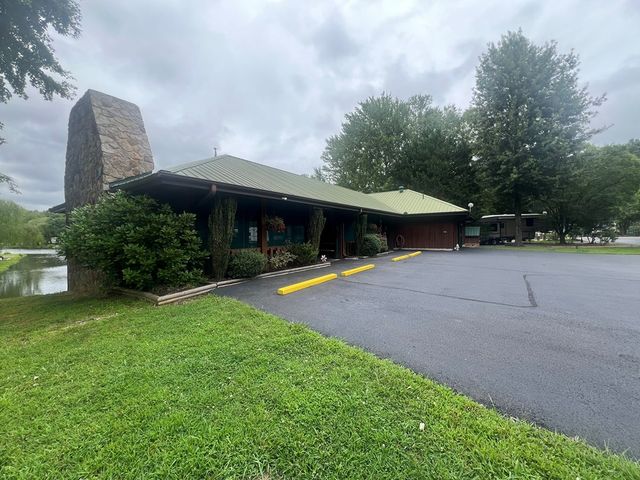 90 Natures Lane, Blairsville, GA 30512