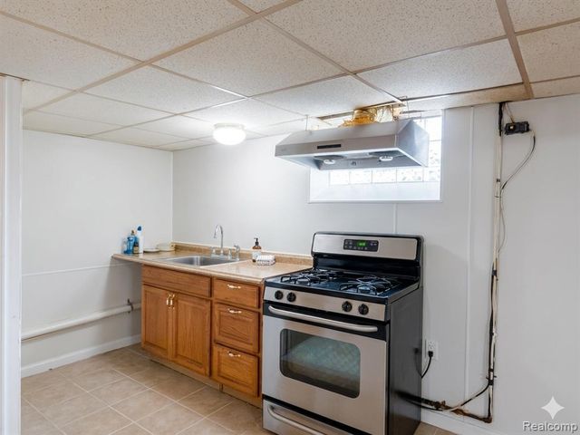22815 Le Fever Avenue, Warren, MI 48091