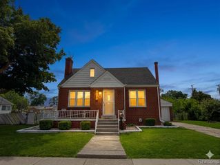 22815 Le Fever Avenue, Warren, MI 48091