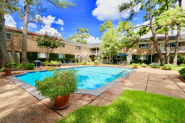 4040 San Felipe Street 122, Houston, TX 77027