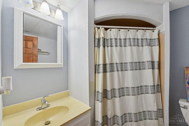 3899 Ridgedale Drive, Cincinnati, OH 45247