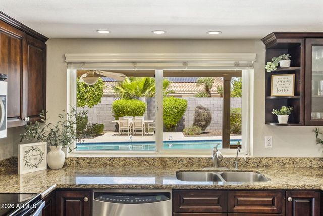 510 E LE MARCHE Avenue, Phoenix, AZ 85022