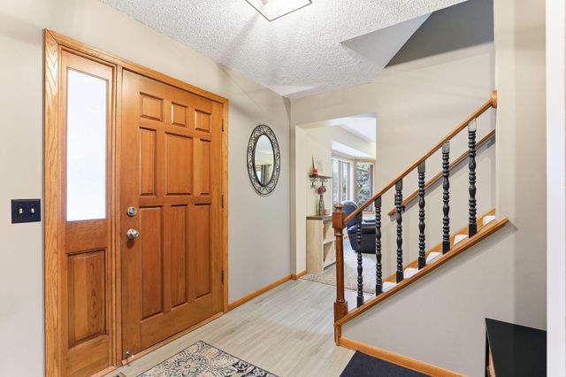 609 Chicago Drive, Burnsville, MN 55306