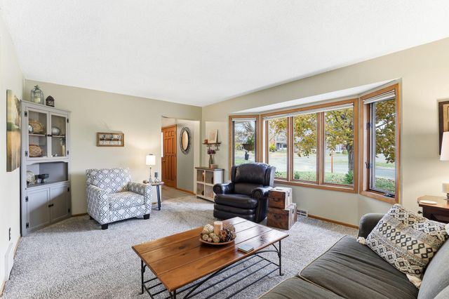 609 Chicago Drive, Burnsville, MN 55306