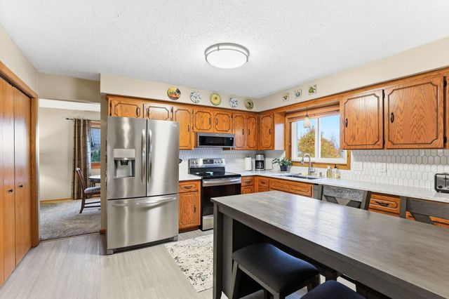 609 Chicago Drive, Burnsville, MN 55306