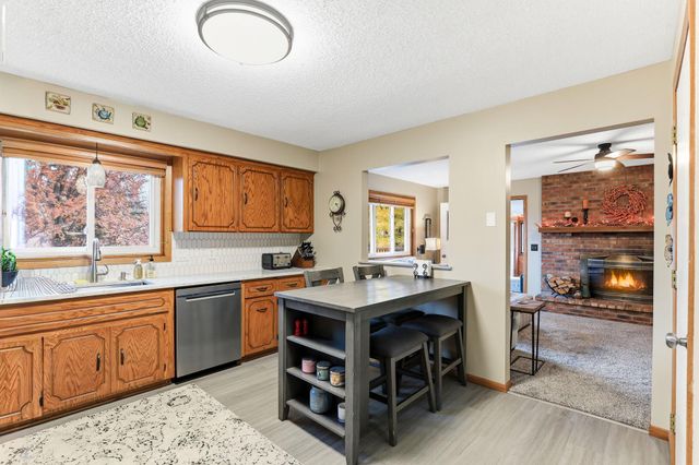 609 Chicago Drive, Burnsville, MN 55306