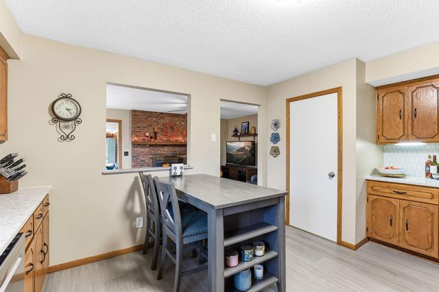 609 Chicago Drive, Burnsville, MN 55306