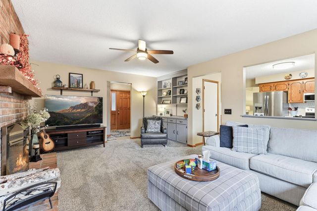 609 Chicago Drive, Burnsville, MN 55306