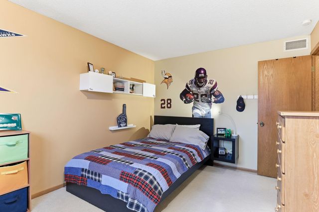 609 Chicago Drive, Burnsville, MN 55306