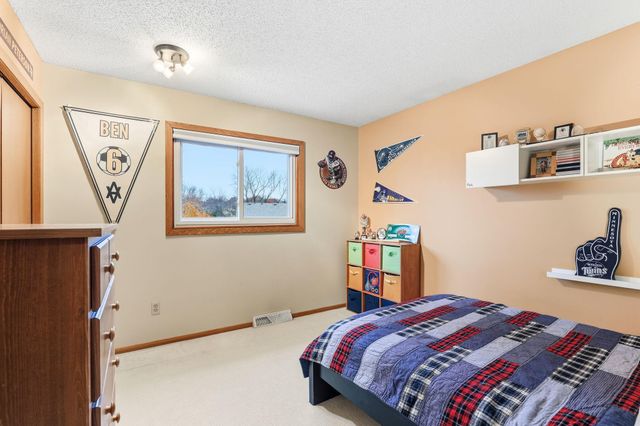 609 Chicago Drive, Burnsville, MN 55306