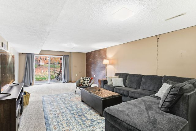 609 Chicago Drive, Burnsville, MN 55306