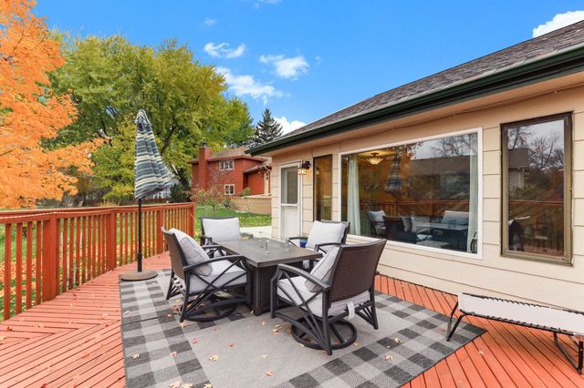 609 Chicago Drive, Burnsville, MN 55306