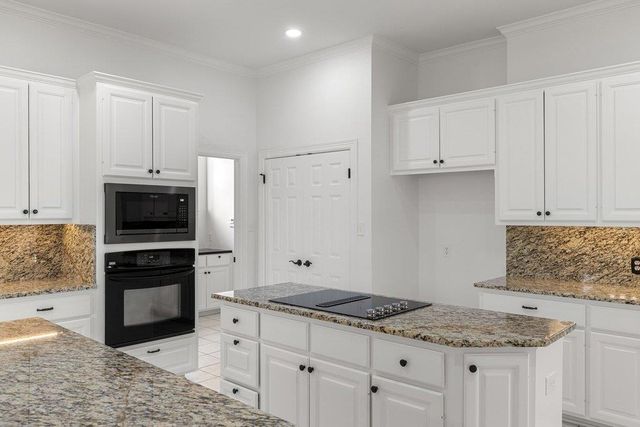 1613 CHURCHWOOD CV, Austin, TX 78746