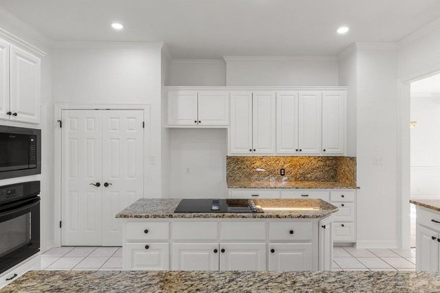 1613 CHURCHWOOD CV, Austin, TX 78746