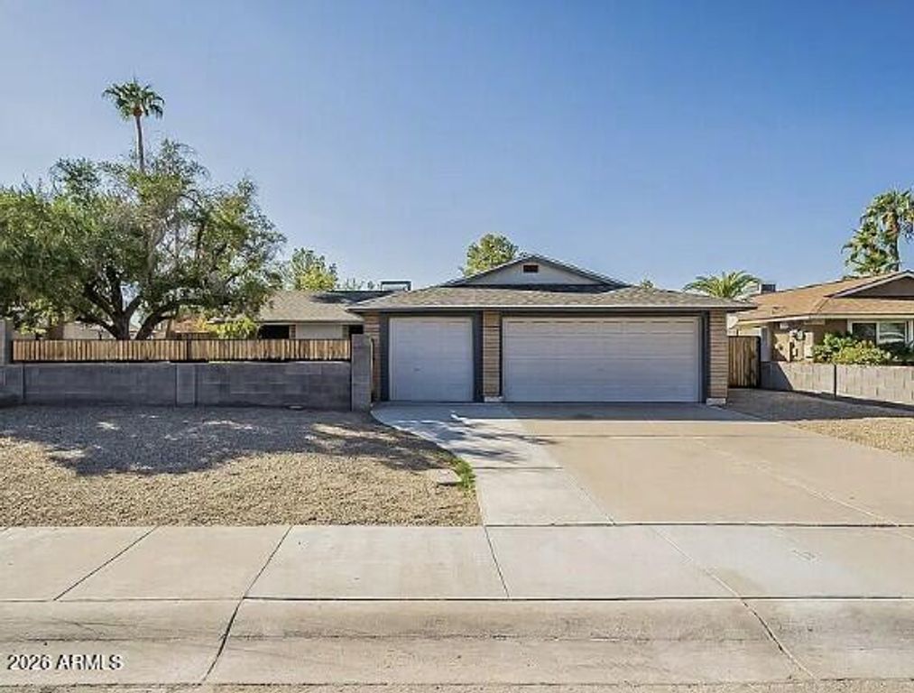 2206 N CHOLLA Street, Chandler, AZ 85224