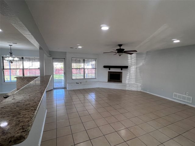 818 Fairlawn Drive, Duncanville, TX 75116