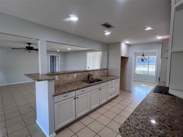 818 Fairlawn Drive, Duncanville, TX 75116