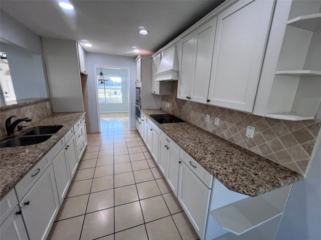 818 Fairlawn Drive, Duncanville, TX 75116