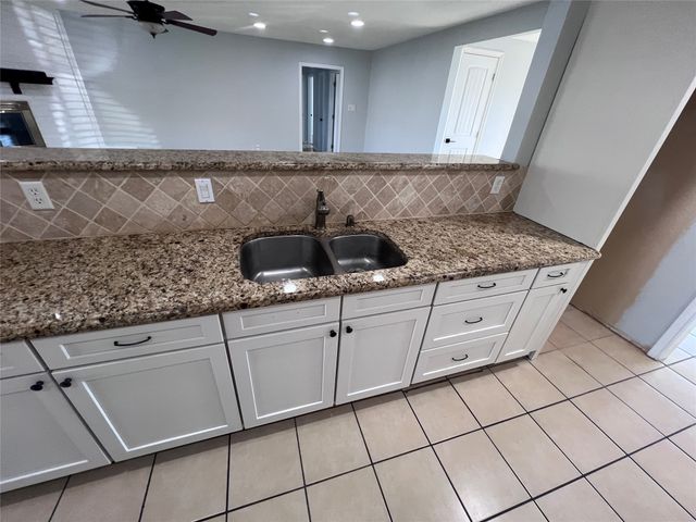 818 Fairlawn Drive, Duncanville, TX 75116