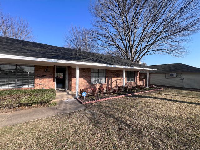 818 Fairlawn Drive, Duncanville, TX 75116