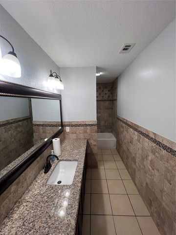 818 Fairlawn Drive, Duncanville, TX 75116