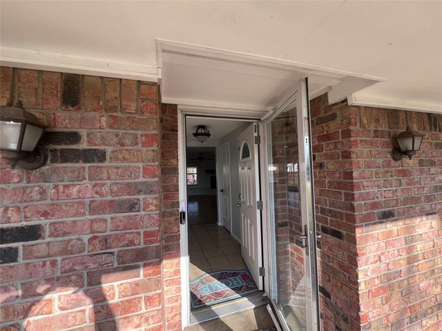 818 Fairlawn Drive, Duncanville, TX 75116