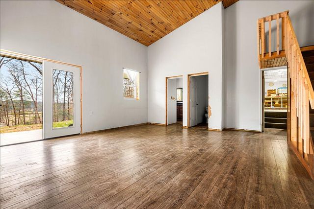 227 Callihan Road, East Bernstadt, KY 40729